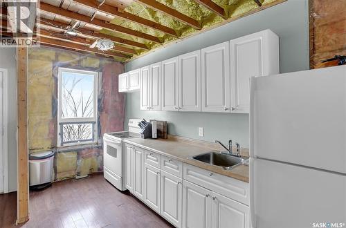 328 Cornwall Street, Regina, SK - Indoor Photo Showing Kitchen