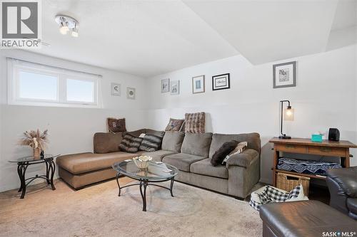 29 Tupper Crescent, Saskatoon, SK - Indoor Photo Showing Living Room