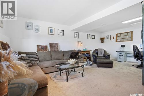 29 Tupper Crescent, Saskatoon, SK - Indoor Photo Showing Living Room