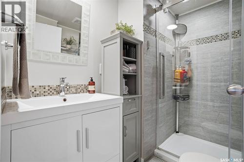 29 Tupper Crescent, Saskatoon, SK - Indoor Photo Showing Bathroom
