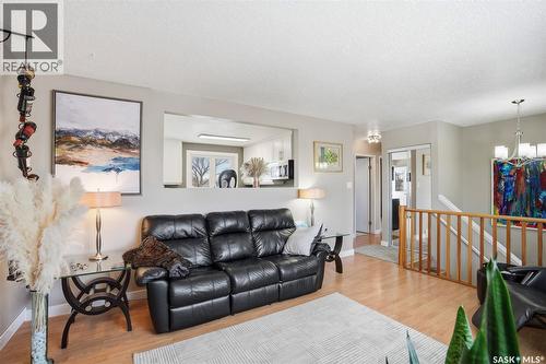 29 Tupper Crescent, Saskatoon, SK - Indoor Photo Showing Living Room