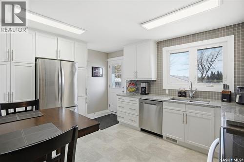 29 Tupper Crescent, Saskatoon, SK - Indoor Photo Showing Kitchen With Stainless Steel Kitchen With Double Sink