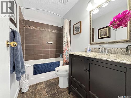 755 Tobin Terrace, Saskatoon, SK - Indoor Photo Showing Bathroom