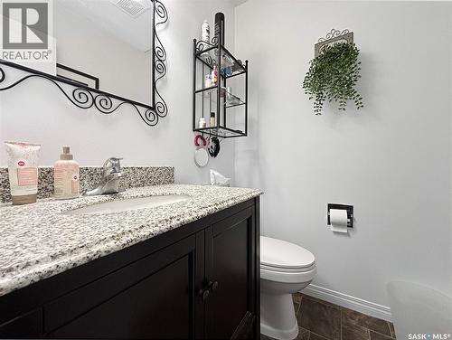 755 Tobin Terrace, Saskatoon, SK - Indoor Photo Showing Bathroom