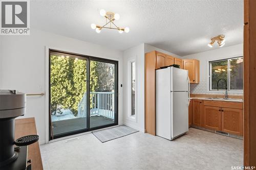 627 Delaronde Crescent, Saskatoon, SK - Indoor Photo Showing Kitchen
