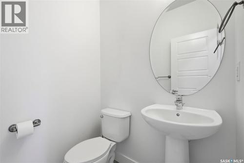 611 Kolynchuk Court, Saskatoon, SK - Indoor Photo Showing Bathroom
