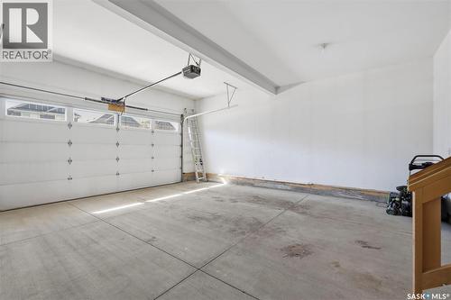 611 Kolynchuk Court, Saskatoon, SK - Indoor Photo Showing Garage
