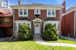 17 KINGS LYNN ROAD Toronto, ON M8X 2M9