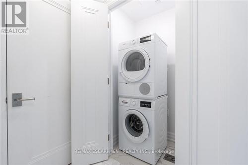 406 - 2060 Lakeshore Road, Burlington, ON - Indoor Photo Showing Laundry Room
