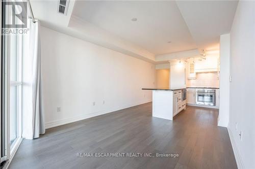 406 - 2060 Lakeshore Road, Burlington, ON - Indoor