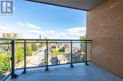 406 - 2060 Lakeshore Road, Burlington, ON - Outdoor With Balcony With Exterior