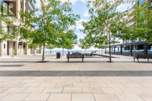 406 - 2060 Lakeshore Road, Burlington, ON - Outdoor
