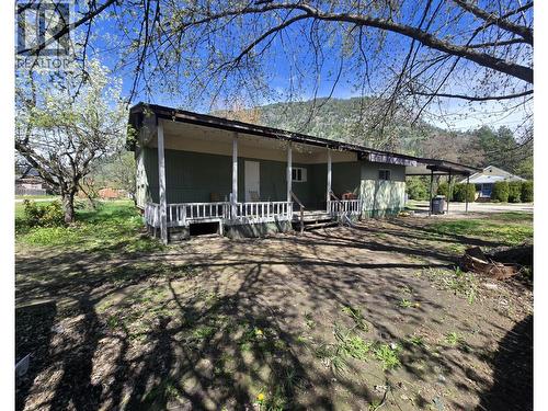 300 3Rd Avenue, Castlegar, BC 