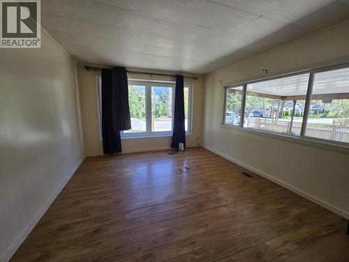 300 3Rd Avenue, Castlegar, BC 