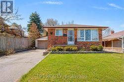 340 FAIRLAWN STREET  Oshawa, ON L1J 4R3