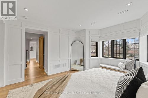 977 Unsworth Avenue, Burlington, ON - Indoor Photo Showing Bedroom