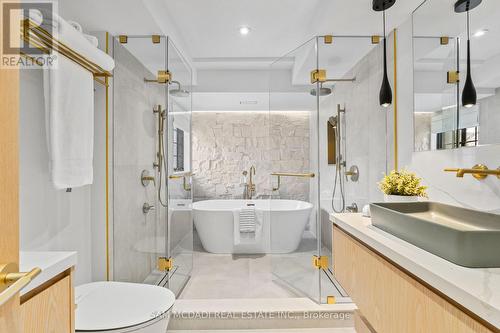 977 Unsworth Avenue, Burlington, ON - Indoor Photo Showing Bathroom