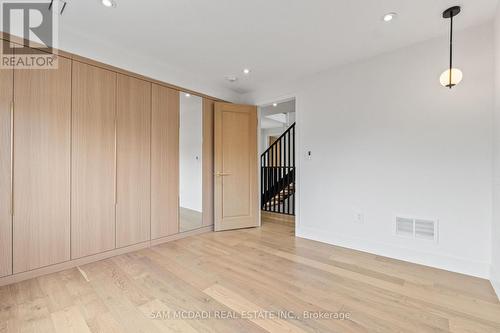 977 Unsworth Avenue, Burlington, ON - Indoor Photo Showing Other Room
