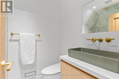 977 Unsworth Avenue, Burlington, ON - Indoor Photo Showing Bathroom