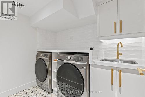977 Unsworth Avenue, Burlington, ON - Indoor Photo Showing Laundry Room