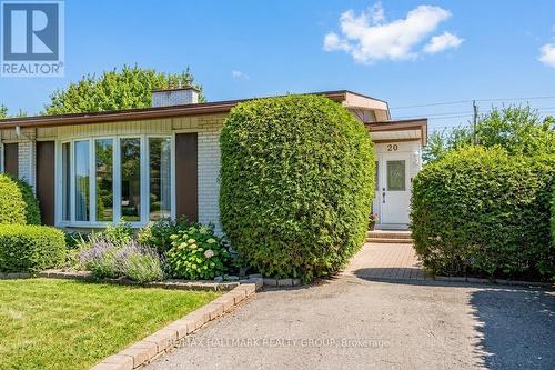 20 MULVAGH AVENUE  Ottawa, ON K2E 6M6