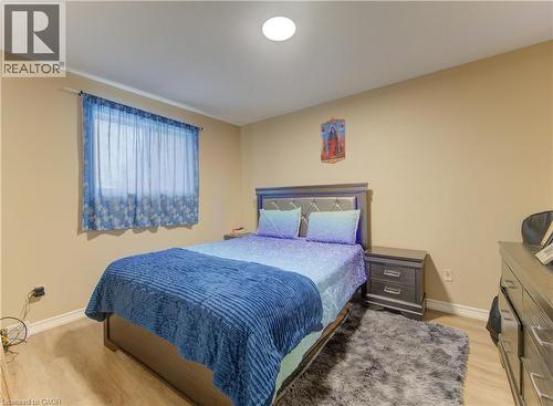 110 Hazelglen Drive, Kitchener, ON - Indoor Photo Showing Bedroom