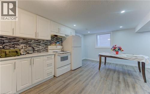 110 Hazelglen Drive, Kitchener, ON - Indoor Photo Showing Kitchen