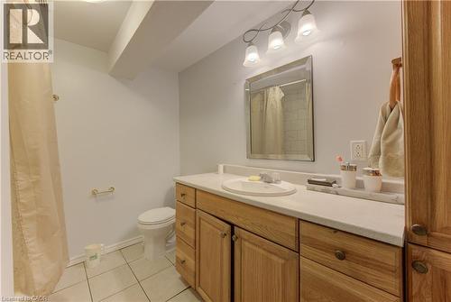 110 Hazelglen Drive, Kitchener, ON - Indoor Photo Showing Bathroom