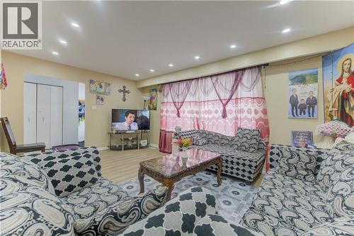 110 Hazelglen Drive, Kitchener, ON - Indoor