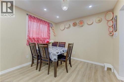 110 Hazelglen Drive, Kitchener, ON - Indoor Photo Showing Dining Room
