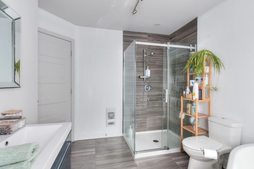 Bathroom - 1212 Rue Fournelle, La Prairie, QC - Indoor Photo Showing Bathroom
