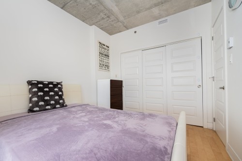 Master Bedroom - 706-2335 Ch. Manella, Mont-Royal, QC - Indoor Photo Showing Bedroom