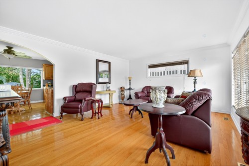 Salon - 59 Rue Frontenac, Shawville, QC - Indoor Photo Showing Living Room