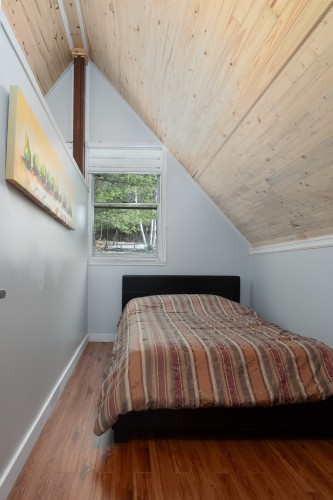Chambre à coucher - 206 Mtée Du Lac-Godin, Lac-Saint-Paul, QC - Indoor Photo Showing Bedroom