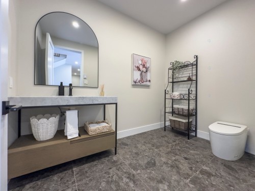 Salle d'eau - 57 Boul. Beaconsfield, Beaconsfield, QC - Indoor Photo Showing Bathroom