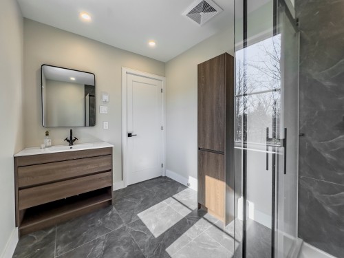 Chambre à coucher - 57 Boul. Beaconsfield, Beaconsfield, QC - Indoor Photo Showing Bedroom