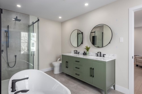 Salle de bains - 57 Boul. Beaconsfield, Beaconsfield, QC - Indoor Photo Showing Bathroom