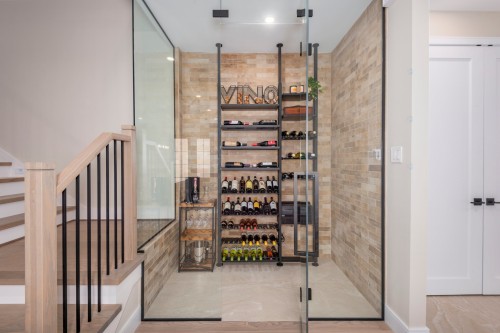 Cave/Chambre froide - 57 Boul. Beaconsfield, Beaconsfield, QC - Indoor Photo Showing Other Room