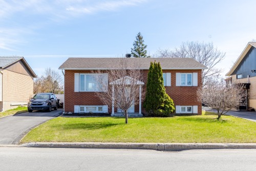 5615 Av. Raoul  Longueuil (Saint-Hubert), QC J3Y 7P2