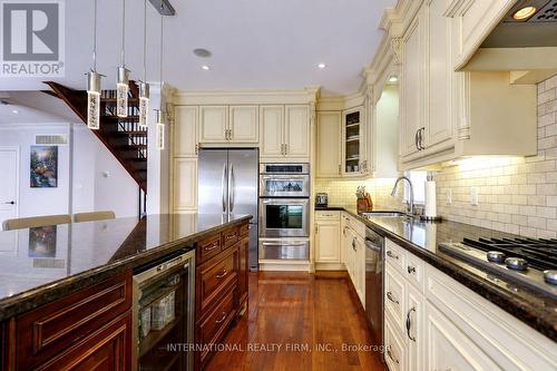 3496 Burningoak Crescent, Mississauga, ON - Indoor Photo Showing Kitchen With Stainless Steel Kitchen With Upgraded Kitchen