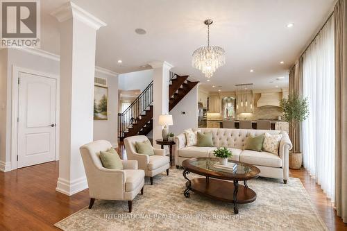 3496 Burningoak Crescent, Mississauga, ON - Indoor Photo Showing Living Room