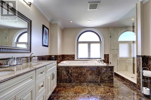 3496 Burningoak Crescent, Mississauga, ON - Indoor Photo Showing Bathroom