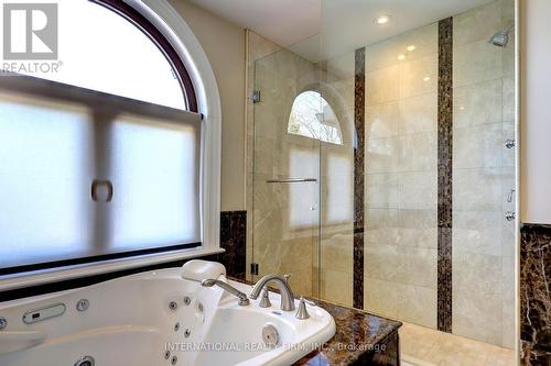 3496 Burningoak Crescent, Mississauga, ON - Indoor Photo Showing Bathroom