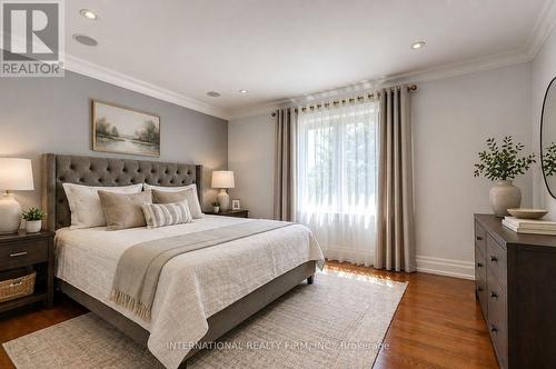3496 Burningoak Crescent, Mississauga, ON - Indoor Photo Showing Bedroom