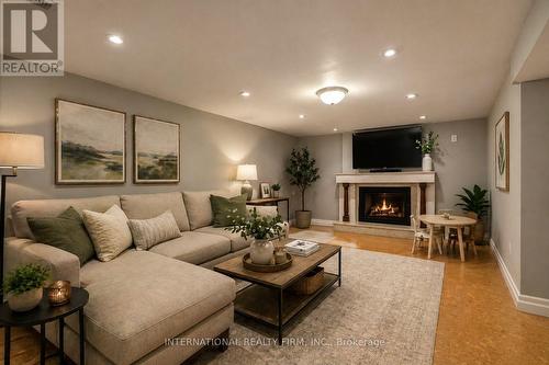 3496 Burningoak Crescent, Mississauga, ON - Indoor Photo Showing Living Room With Fireplace