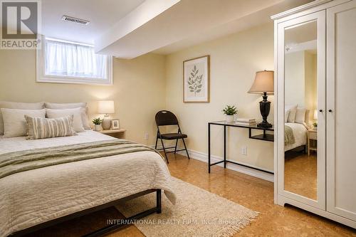 3496 Burningoak Crescent, Mississauga, ON - Indoor Photo Showing Bedroom