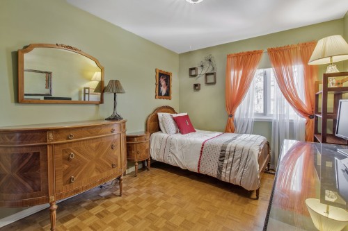 Bedroom - 10 Place De Dieuze, Lorraine, QC - Indoor Photo Showing Bedroom