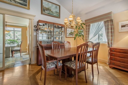 Dining Room - 10 Place De Dieuze, Lorraine, QC - Indoor Photo Showing Dining Room