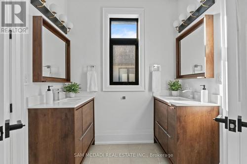 1610 Kenmuir Avenue, Mississauga, ON - Indoor Photo Showing Bathroom