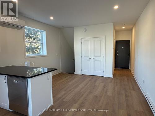 131 Gore Street E, Perth, ON - Indoor Photo Showing Other Room